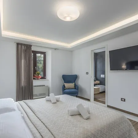 Lv Near Novigrad For 8 People & Children Playground Only 1,5 Km From Brtonigla