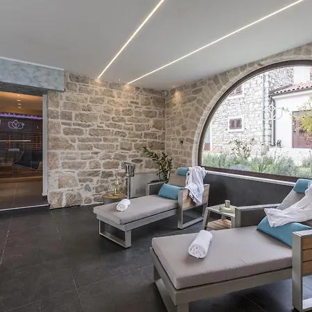 Lv Near Novigrad For 8 People & Children Playground Only 1,5 Km From Brtonigla