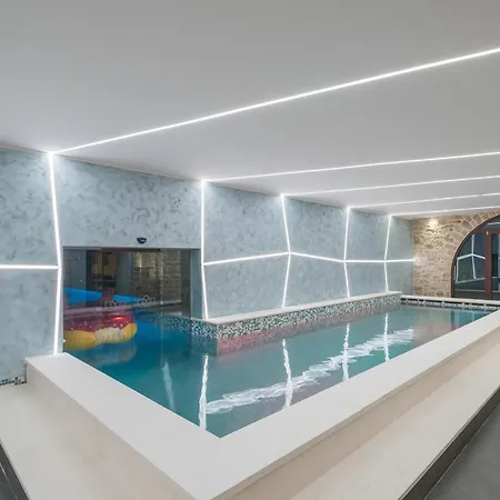 Lv Near Novigrad For 8 People & Children Playground Only 1,5 Km From Villa *