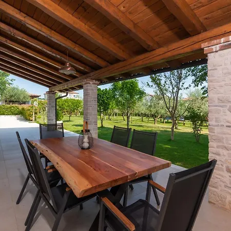 ヴィラ Lv Near Novigrad For 8 People & Children Playground Only 1,5 Km From *