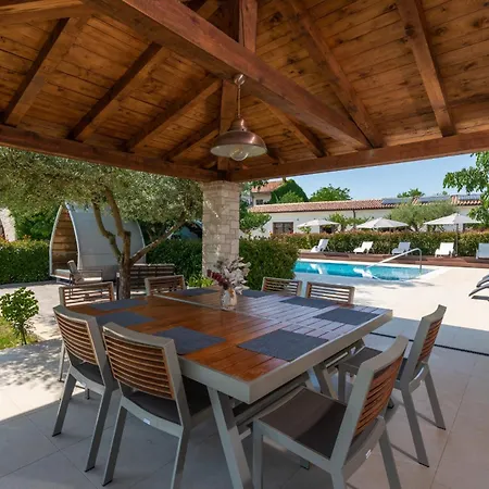 Villa Lv Near Novigrad For 8 People & Children Playground Only 1,5 Km From