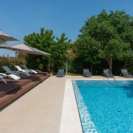 Lv Near Novigrad For 8 People & Children Playground Only 1,5 Km From Brtonigla