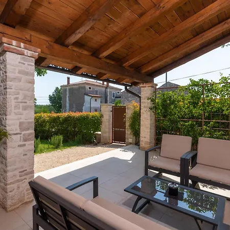Lv Near Novigrad For 8 People & Children Playground Only 1,5 Km From * Brtonigla