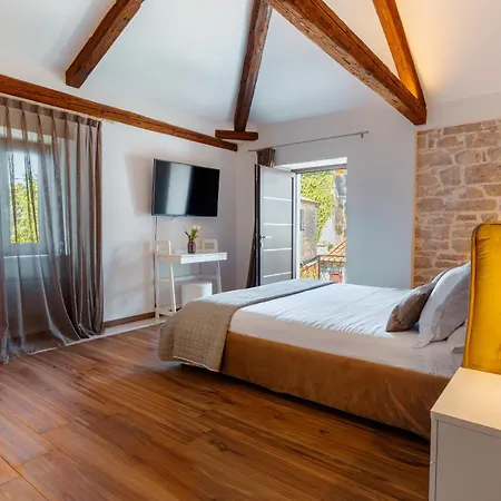Lv Near Novigrad For 8 People & Children Playground Only 1,5 Km From