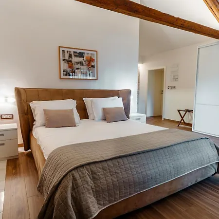 Lv Near Novigrad For 8 People & Children Playground Only 1,5 Km From ヴィラ
