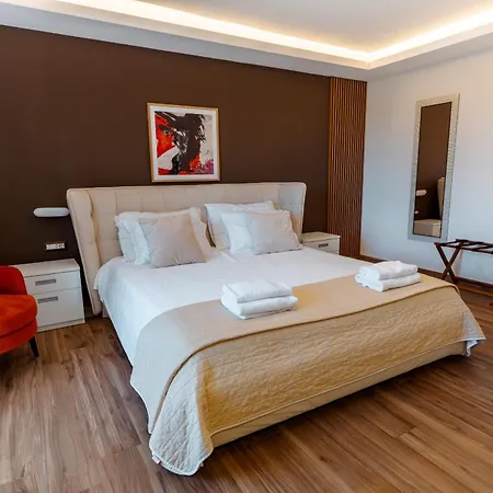 Lv Near Novigrad For 8 People & Children Playground Only 1,5 Km From Villa